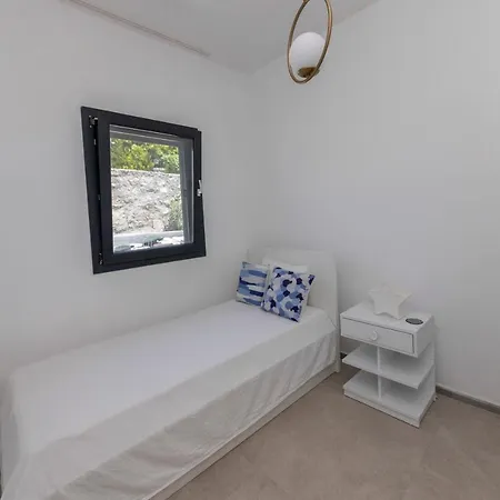 Astounding House With Private Pool And Charming Sea View In Bodrum Gundogan (Bodrum)